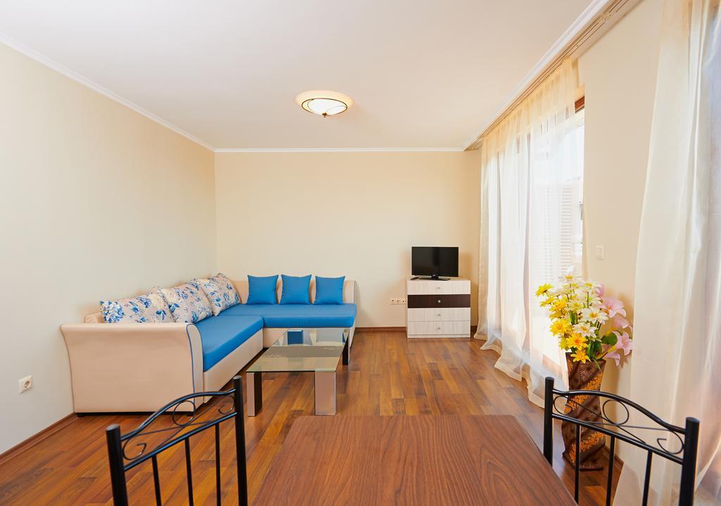 Rose Gardens Apart Hotel Pomorie Room photo