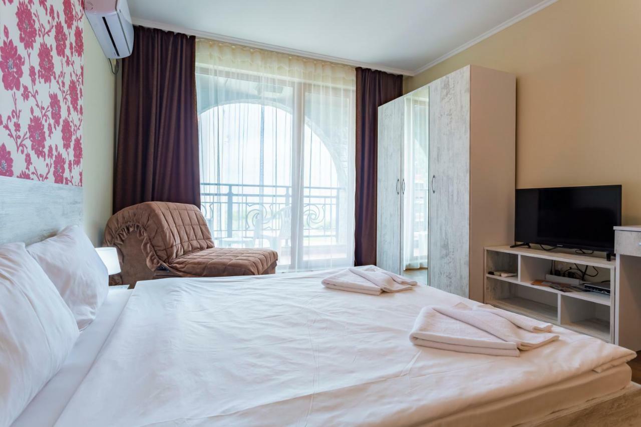 Rose Gardens Apart Hotel Pomorie Exterior photo